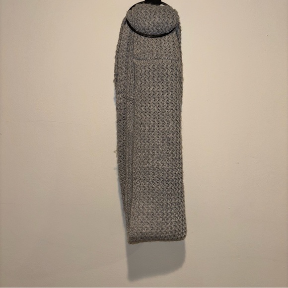 Calvin Klein Women's Gray Infinity Cable Knit Scarf - Picture 1 of 5
